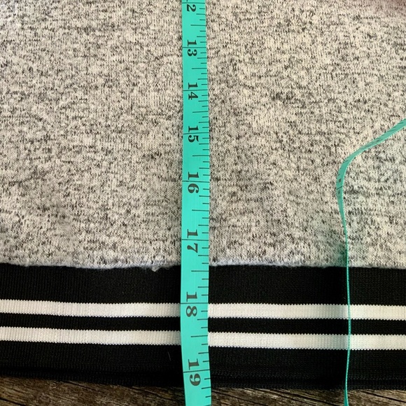 Ginger G Cropped Extra Soft Hoodie Size L Grey As New - Picture 3 of 5